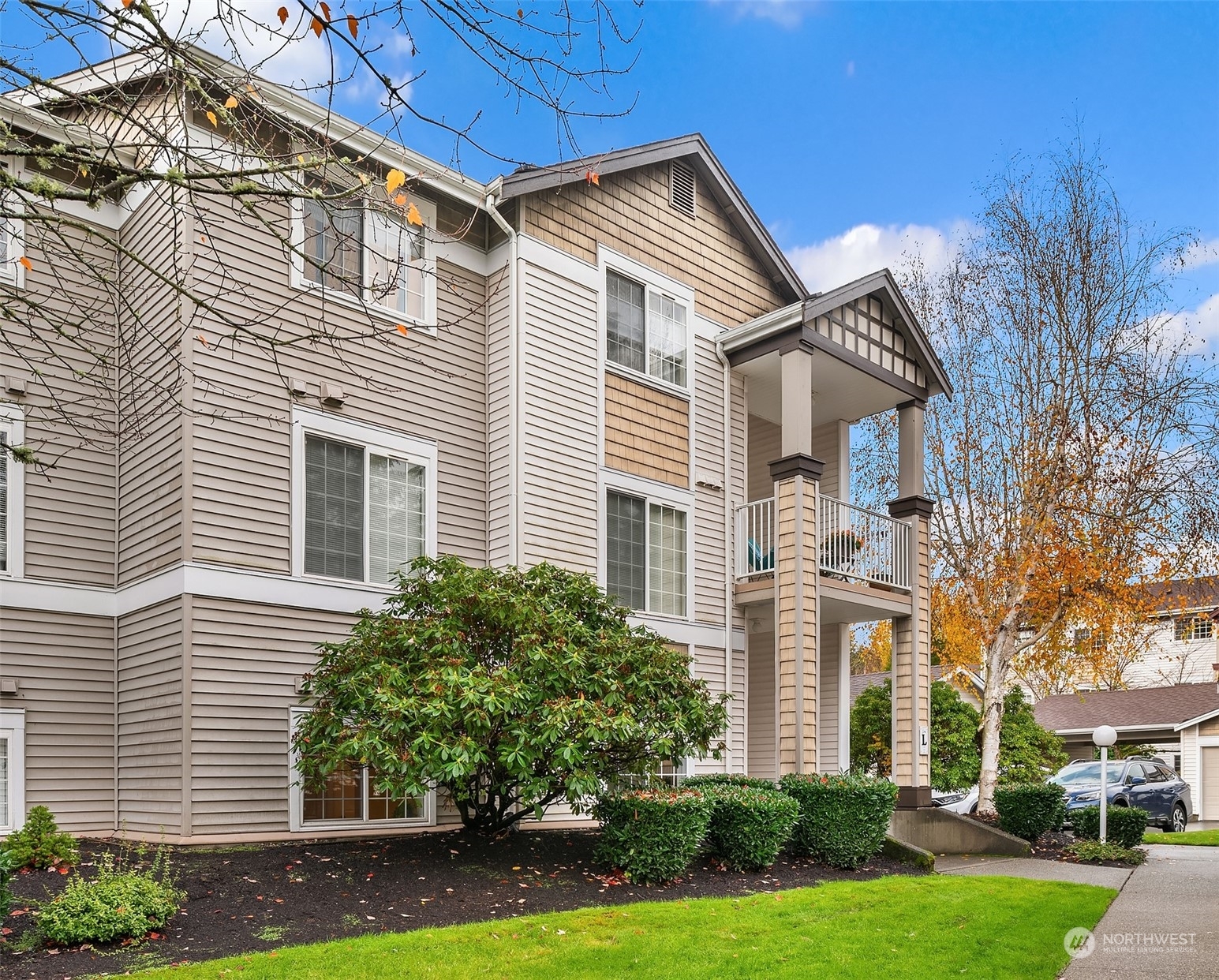 25235 SE Klahanie Boulevard L104  Sammamish WA 98029 photo