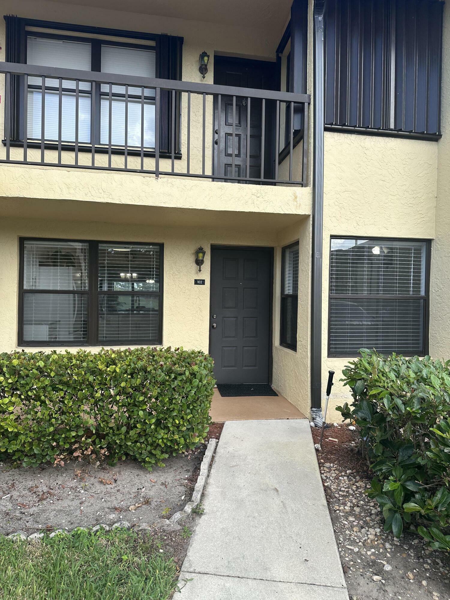 Property Photo:  4708 Lucerne Lakes Boulevard E 102  FL 33467 