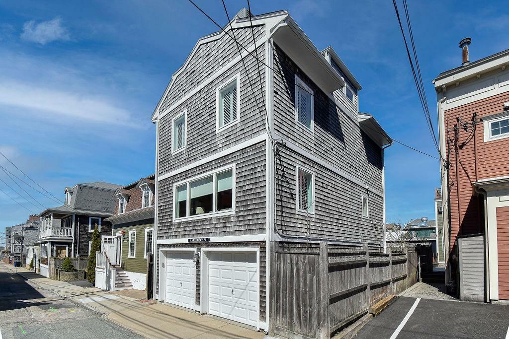 Property Photo:  7 Coddington Wharf  RI 02840 