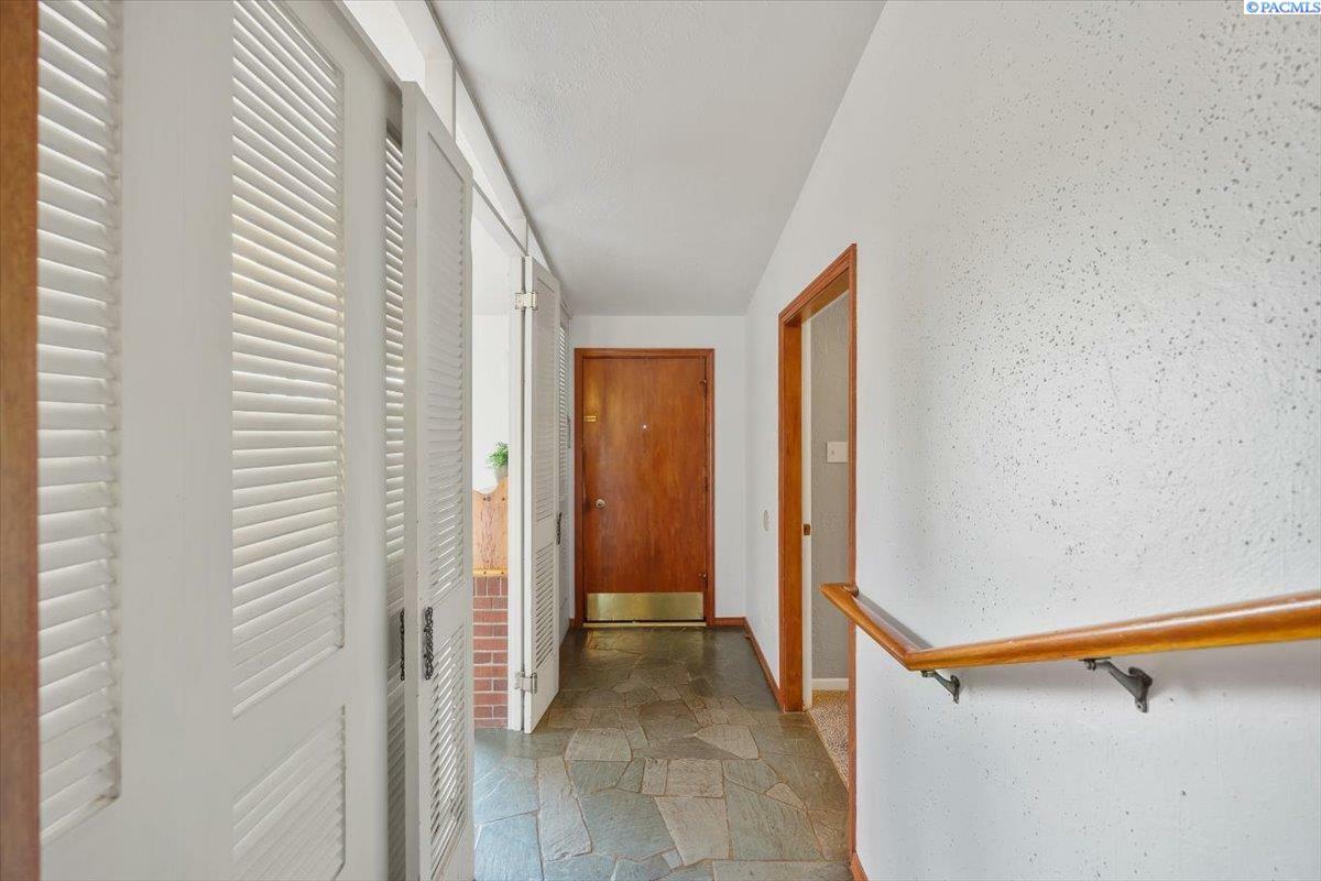 Property Photo:  707 W 22nd Ave  WA 99337 