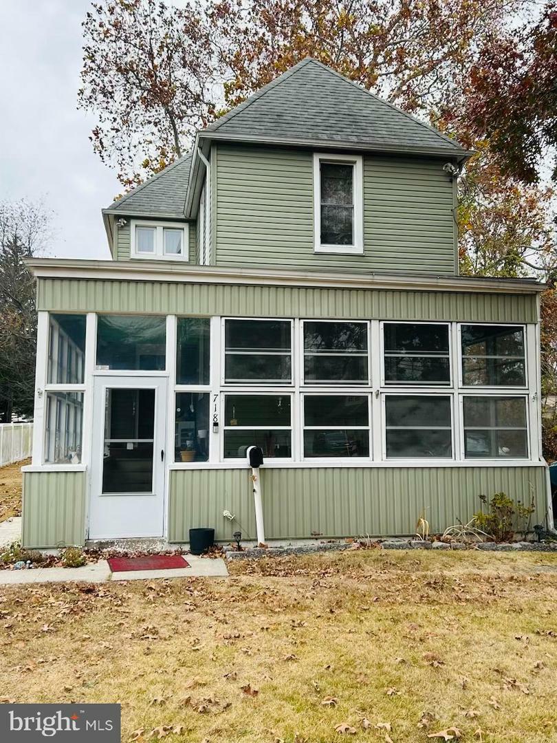 Property Photo:  718 E Linden Avenue  NJ 08021 