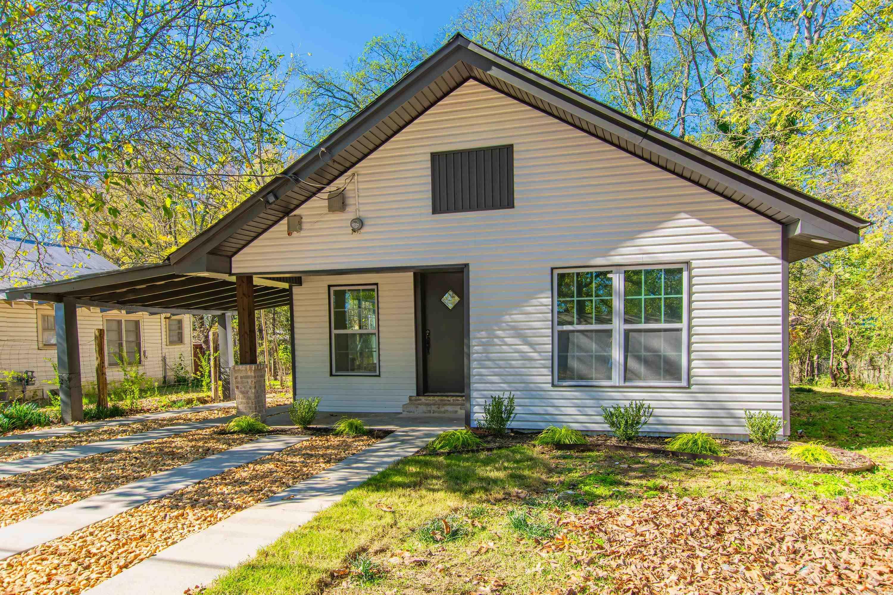 Property Photo:  601 S Border Street  AR 72015 