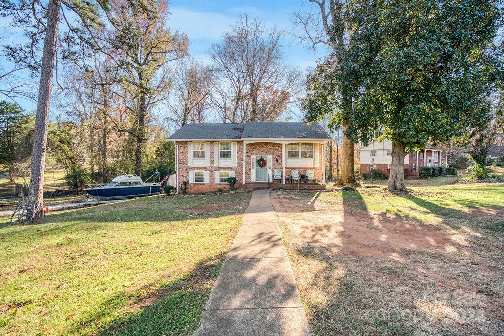 Property Photo: 8905 Longview Drive NC 28214