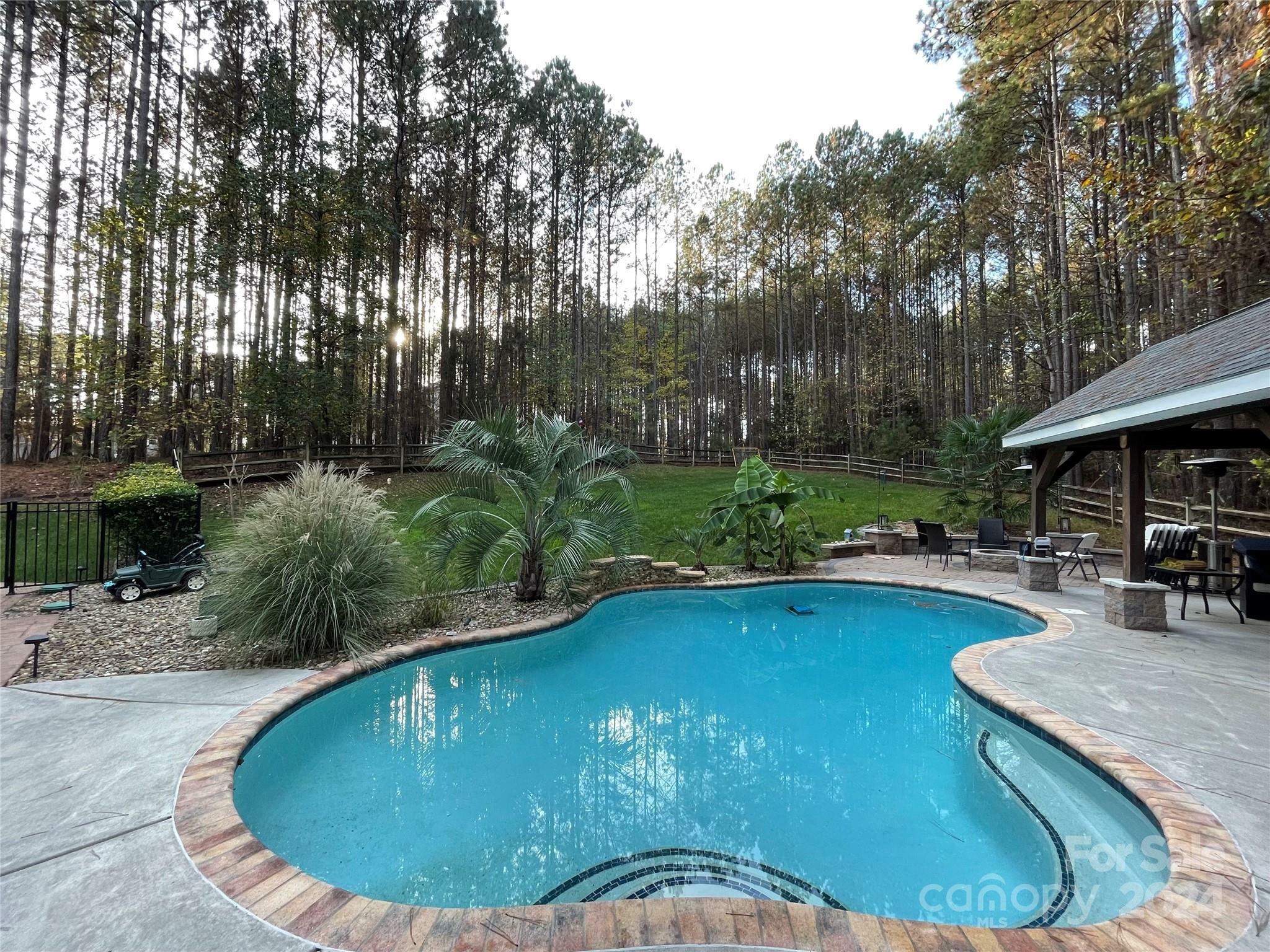 Property Photo:  250 Kenway Loop  NC 28117 