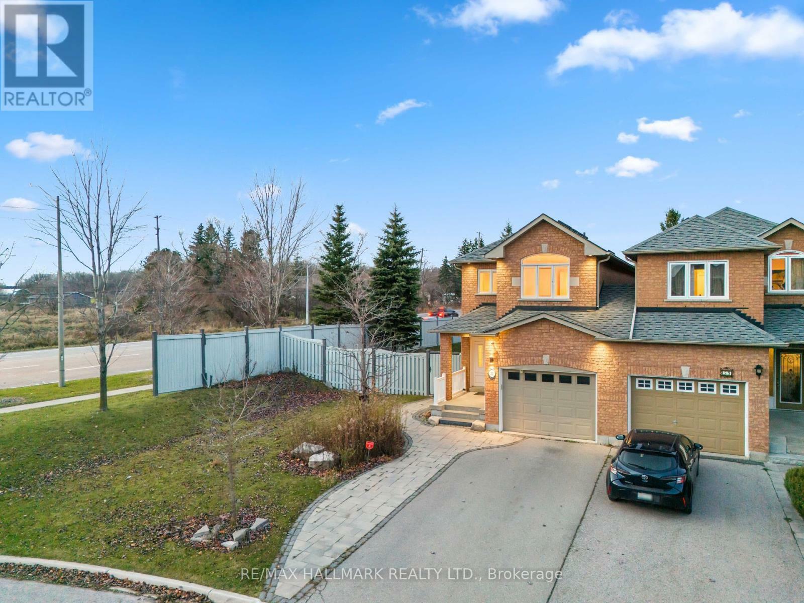 Photo de la propriété:  57 Brightsview Drive  ON L4E 3Z1 