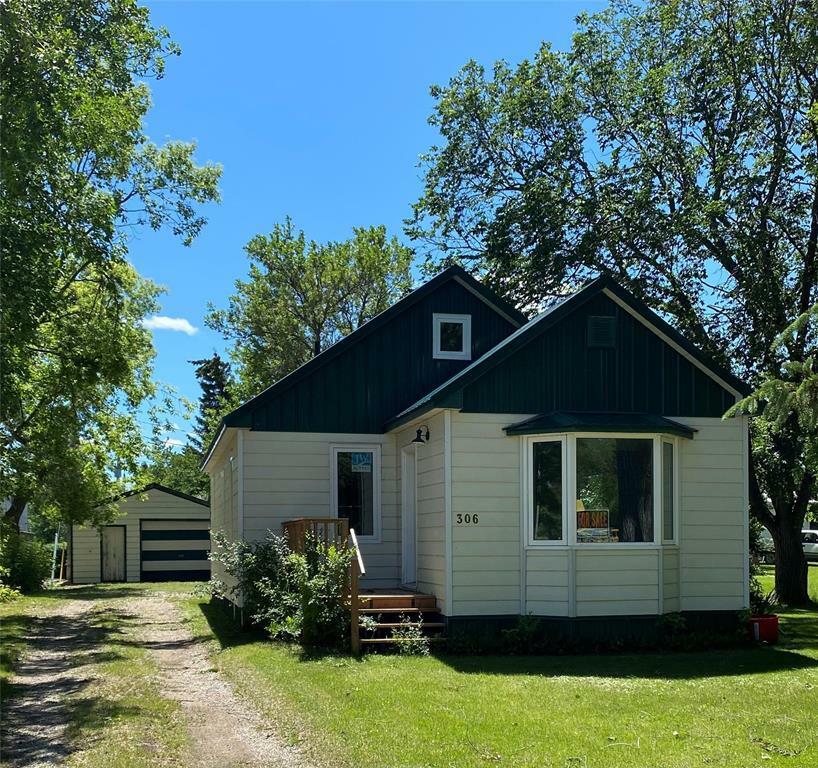 306 Morton Avenue East  Deloraine MB R0M 0M0 photo