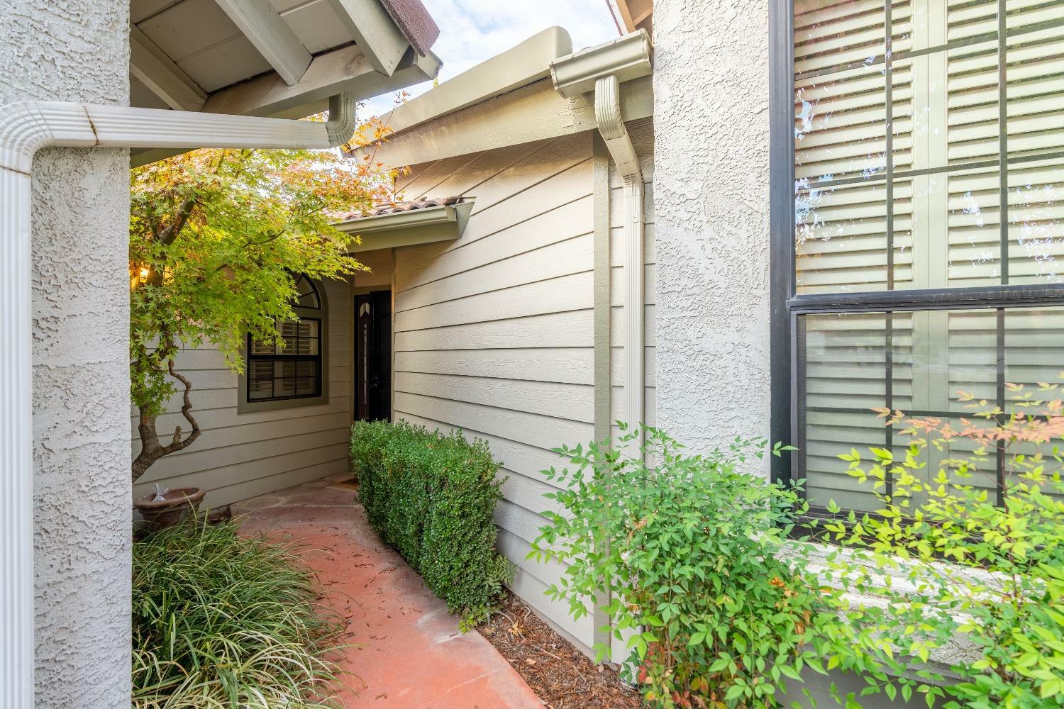 Property Photo:  1229 W Bullard Avenue 105  CA 93711 