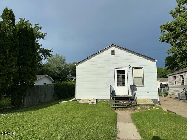 Property Photo:  415 12th Street  ND 58501 