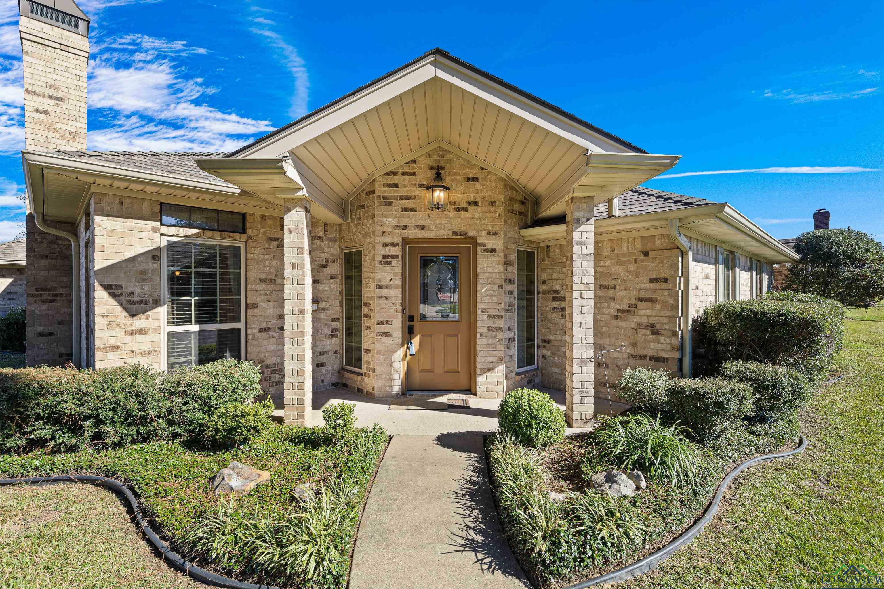 Property Photo:  2 Friendswood Drive  TX 75605 