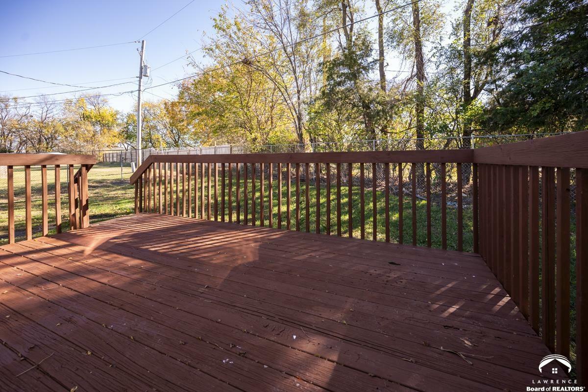 Property Photo:  313 SE 44th Parkway  KS 66609 