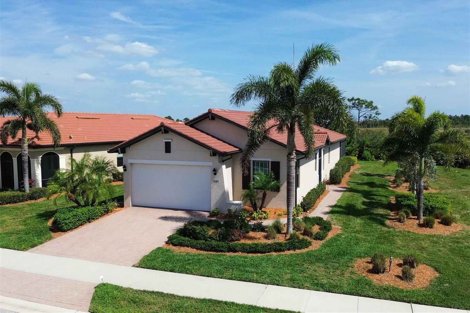 Property Photo:  10301 Crooked Creek Drive  FL 34293 