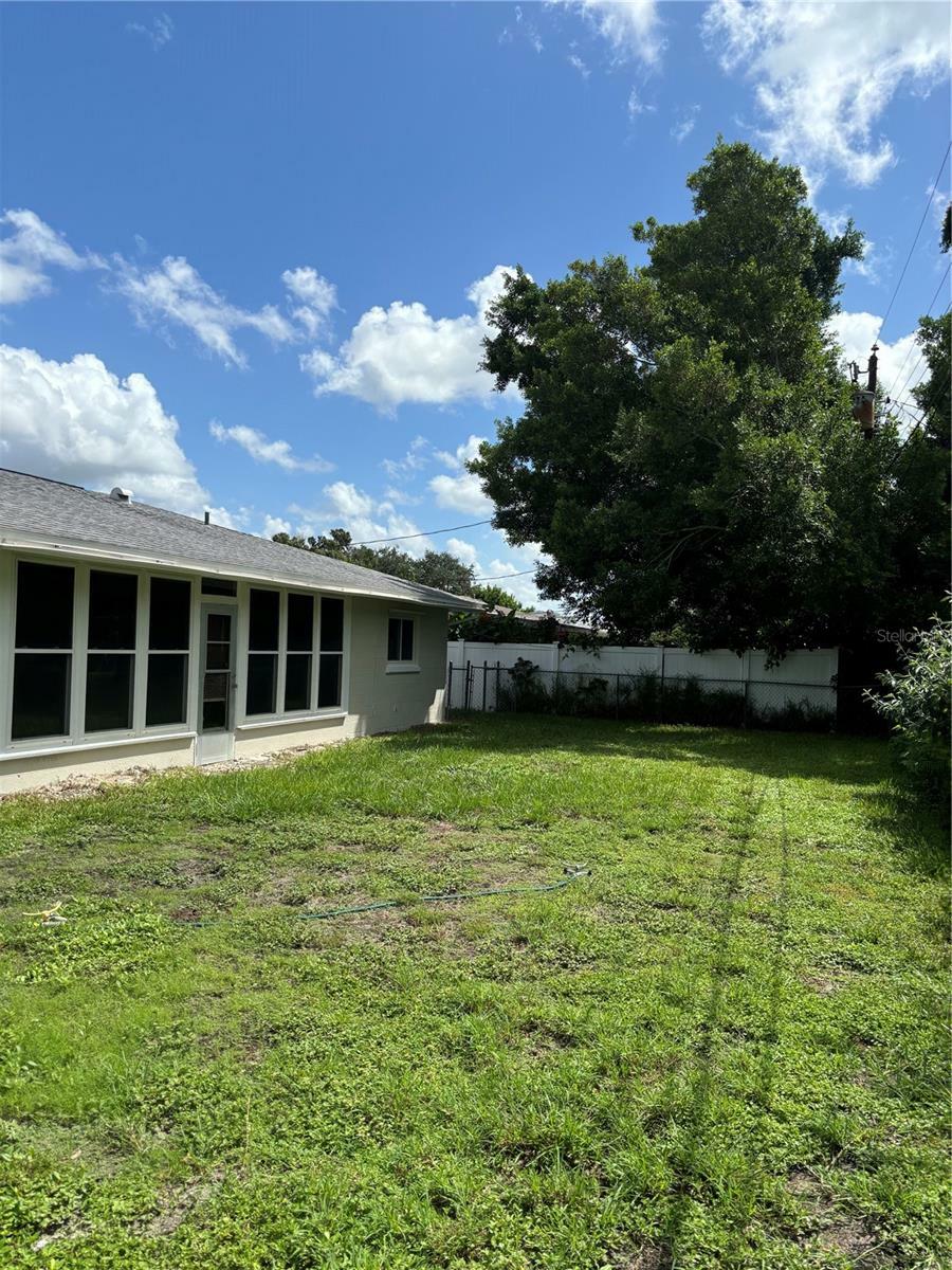 Property Photo:  544 Mount Vernon Drive  FL 34293 