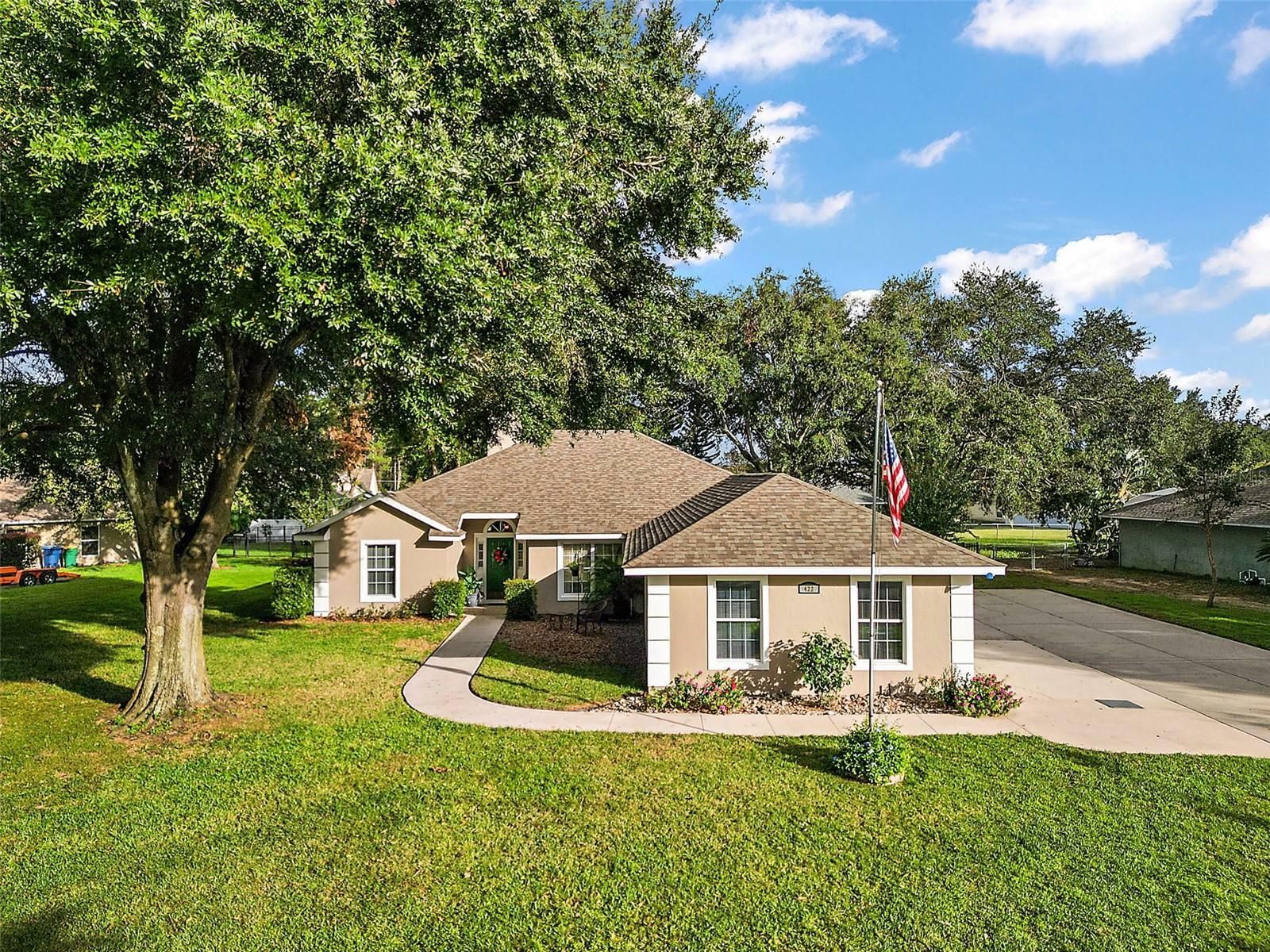 Property Photo:  422 Oak View Drive  FL 32778 