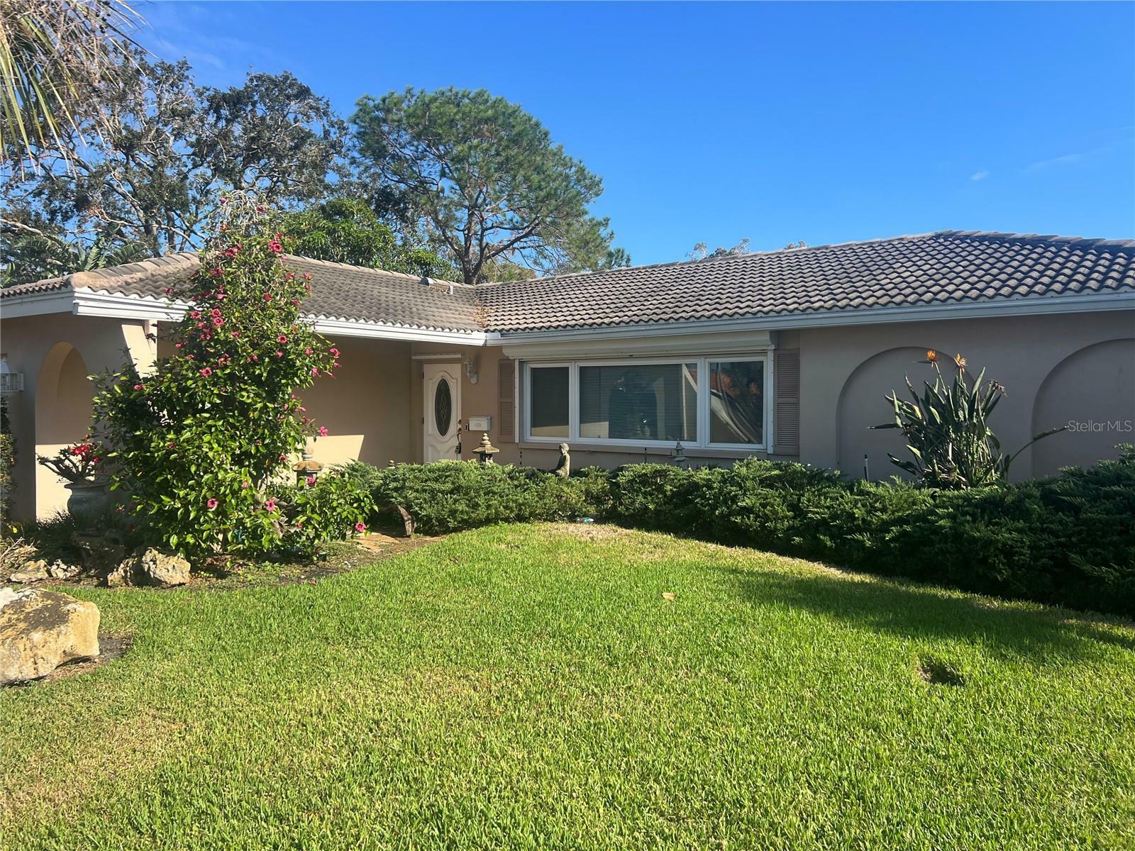 9631 Oak Street NE  Saint Petersburg FL 33702 photo