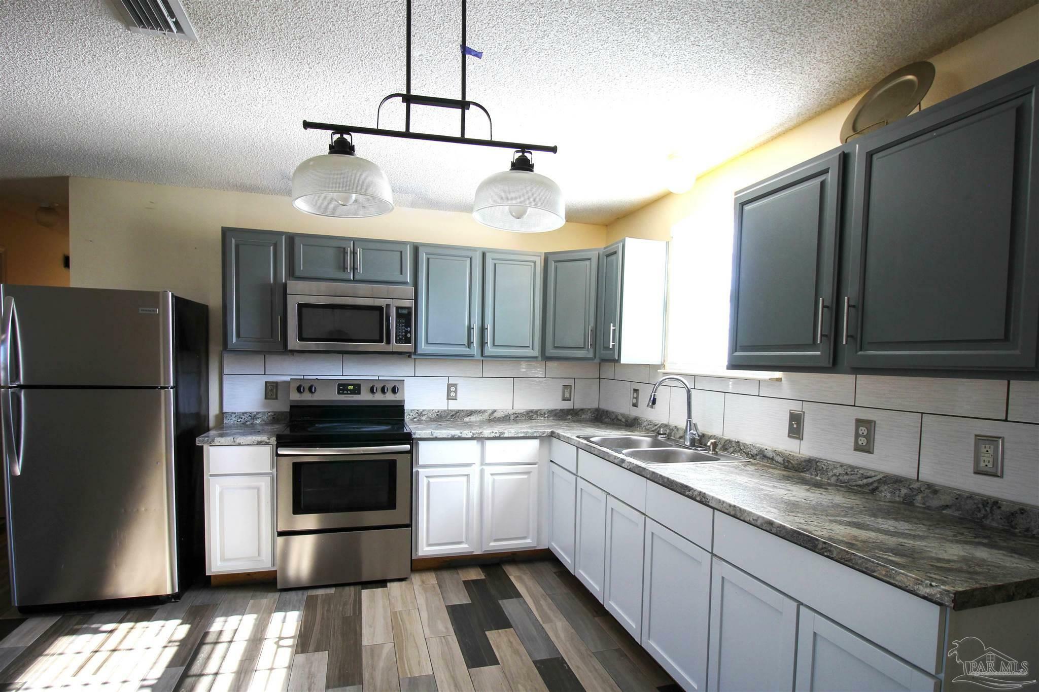 Property Photo:  5942 Tryton Cir  FL 32526 