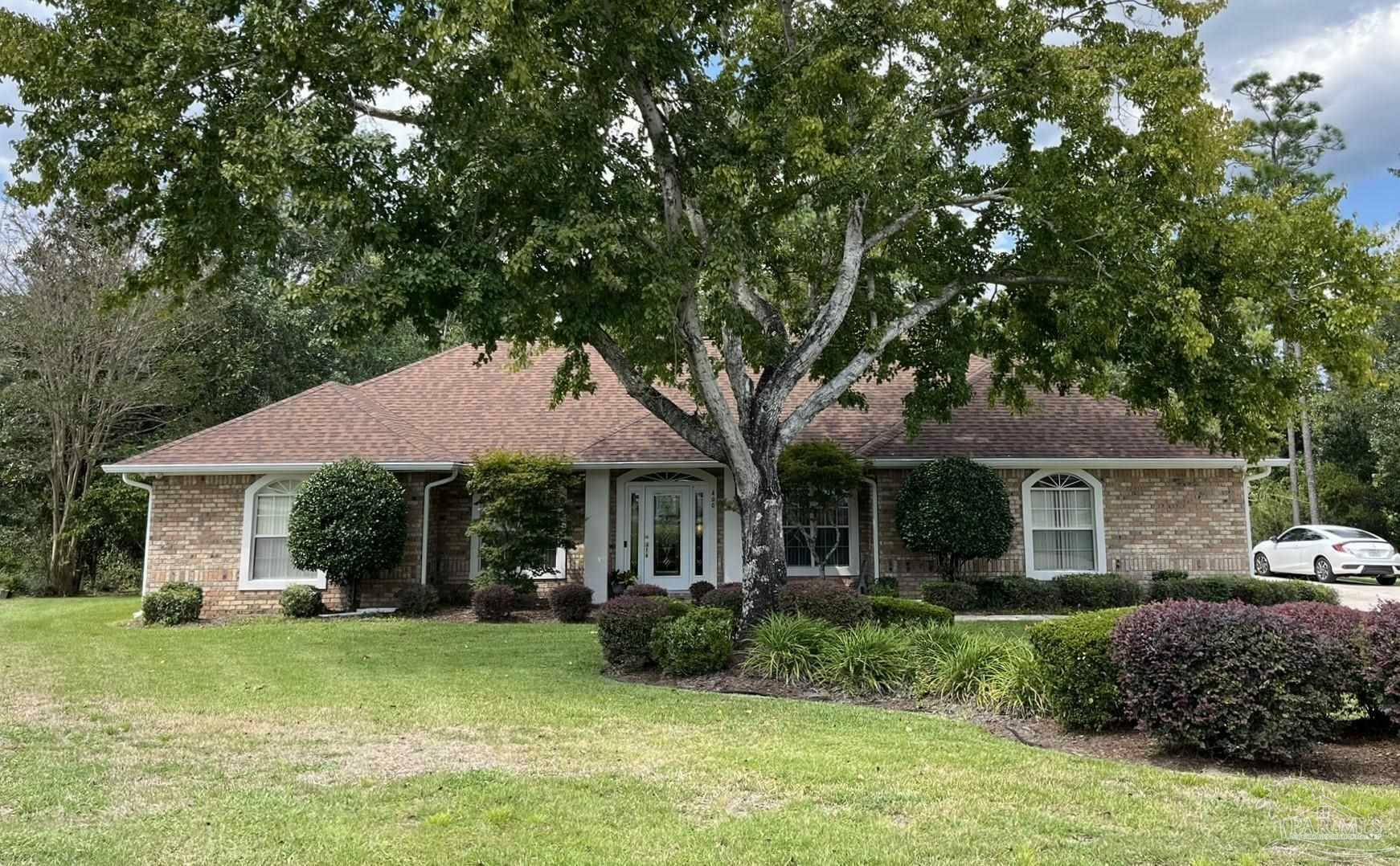 Property Photo:  400 Portree Way  FL 32533 