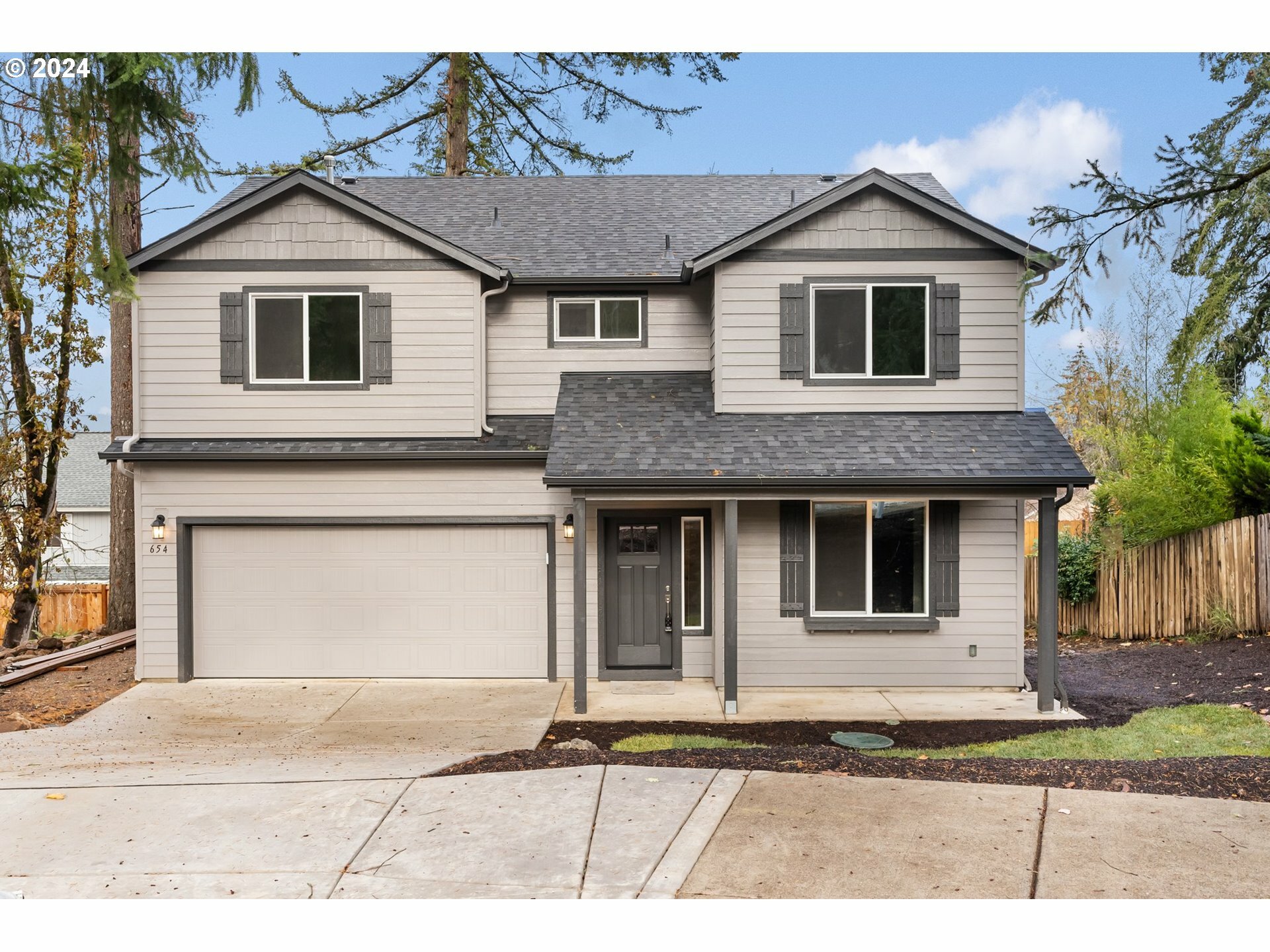 Property Photo: 654 S 68th St OR 97478