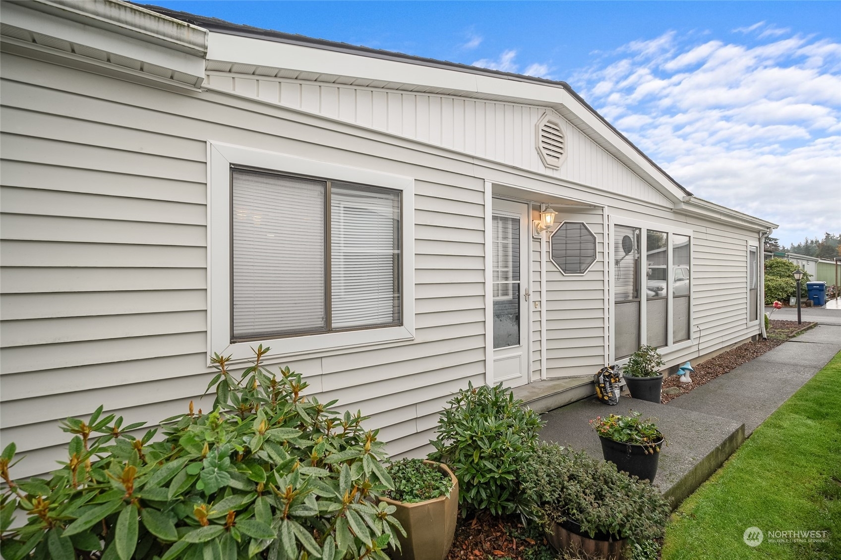 Property Photo: 2611 S 288th Street 61 WA 98003