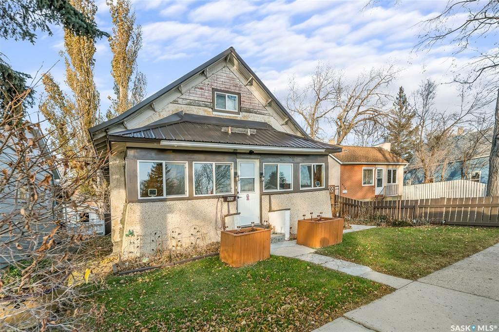 Property Photo:  444 Grandview Street W  SK S6H 5L1 