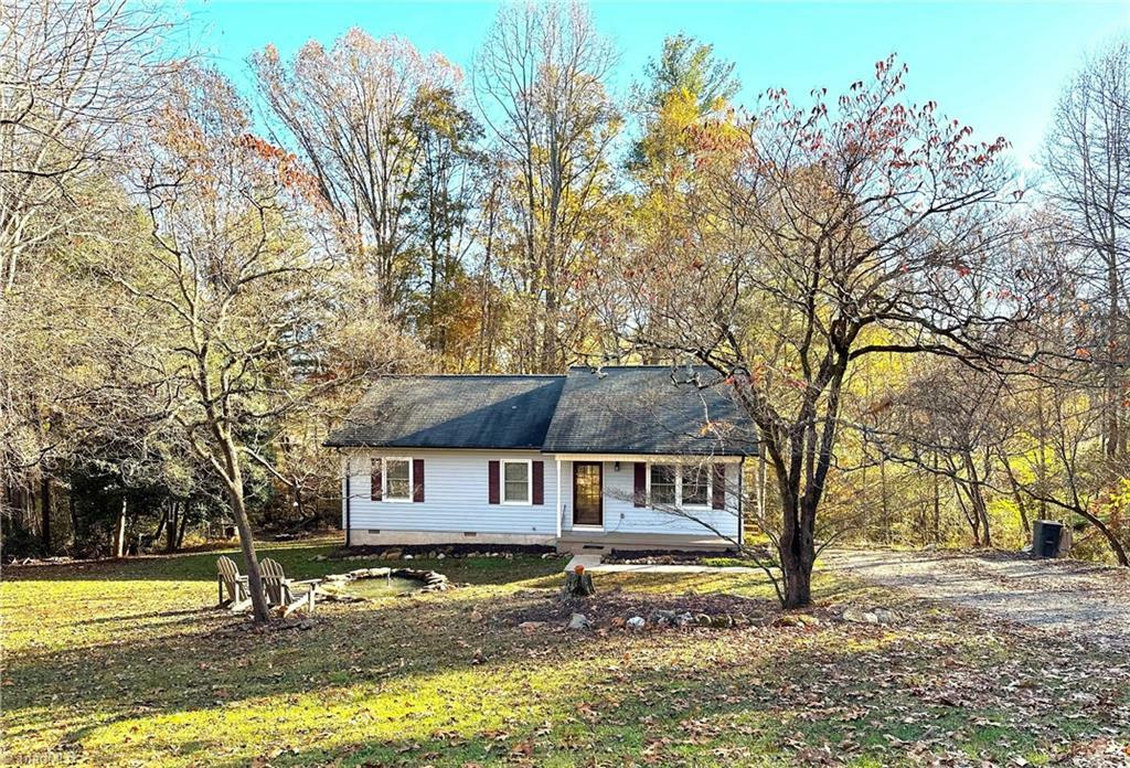 142 Pumpkin Patch Drive  North Wilkesboro NC 28659 photo