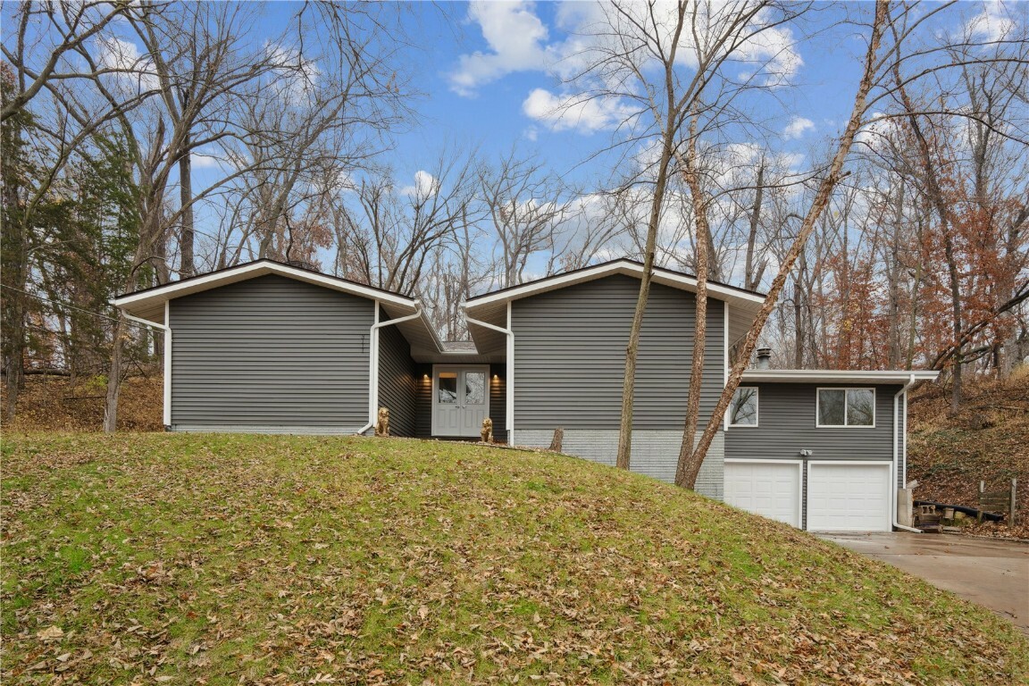 Property Photo:  3111 SE Carroll Drive  IA 52403 