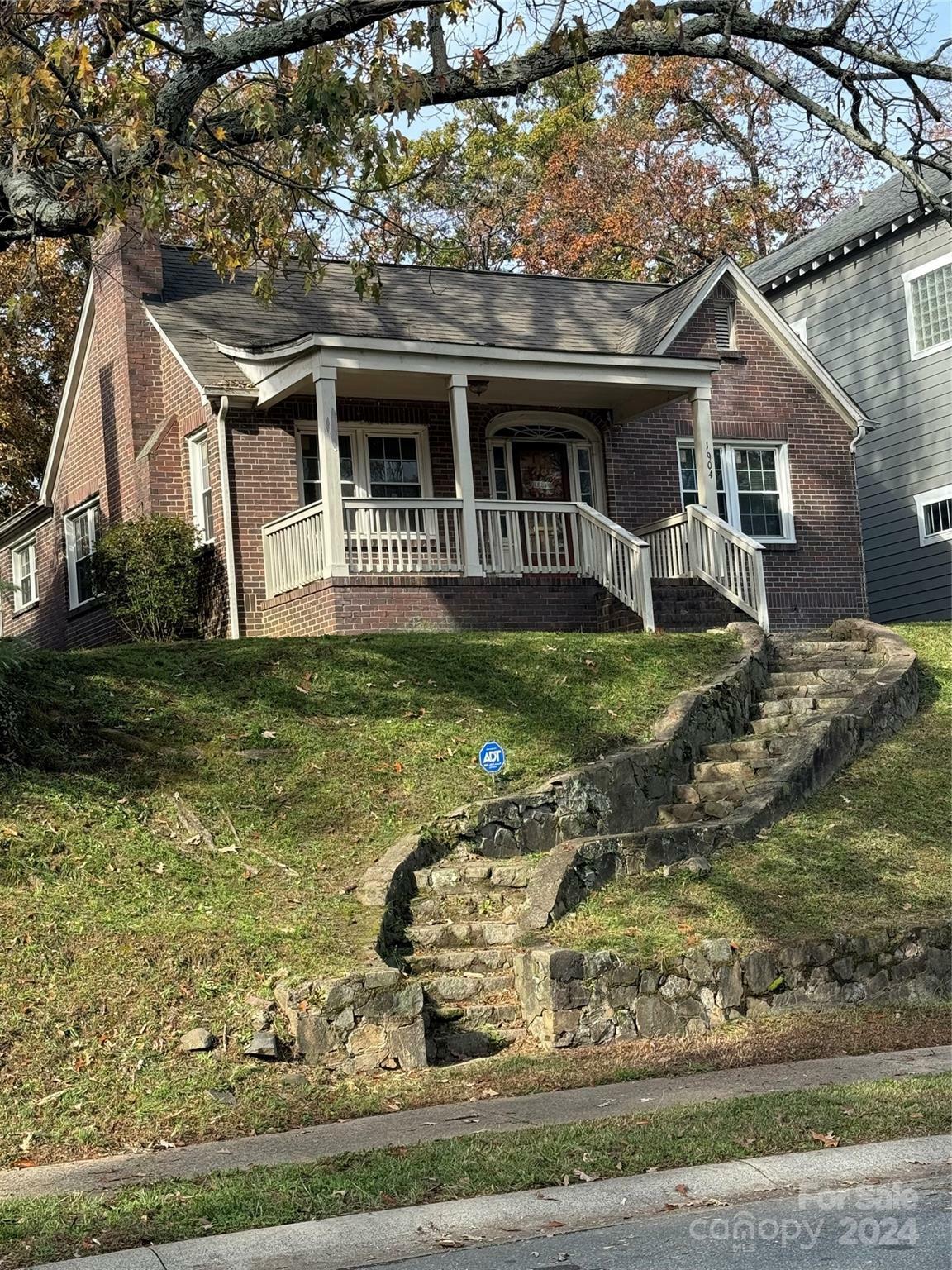 Property Photo:  1904 S Mint Street S  NC 28203 