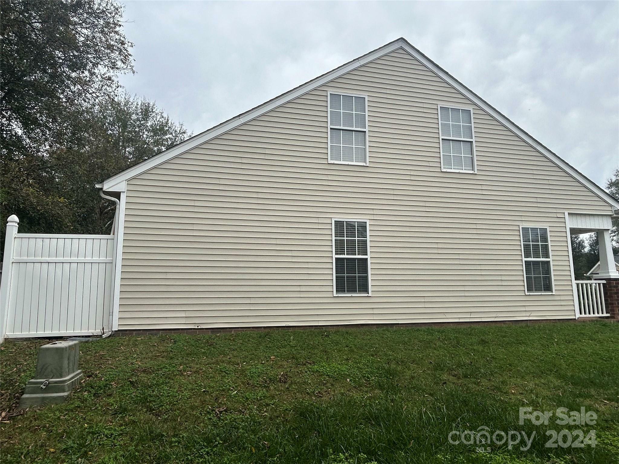 Property Photo:  1516 Tiana Way  SC 29732 