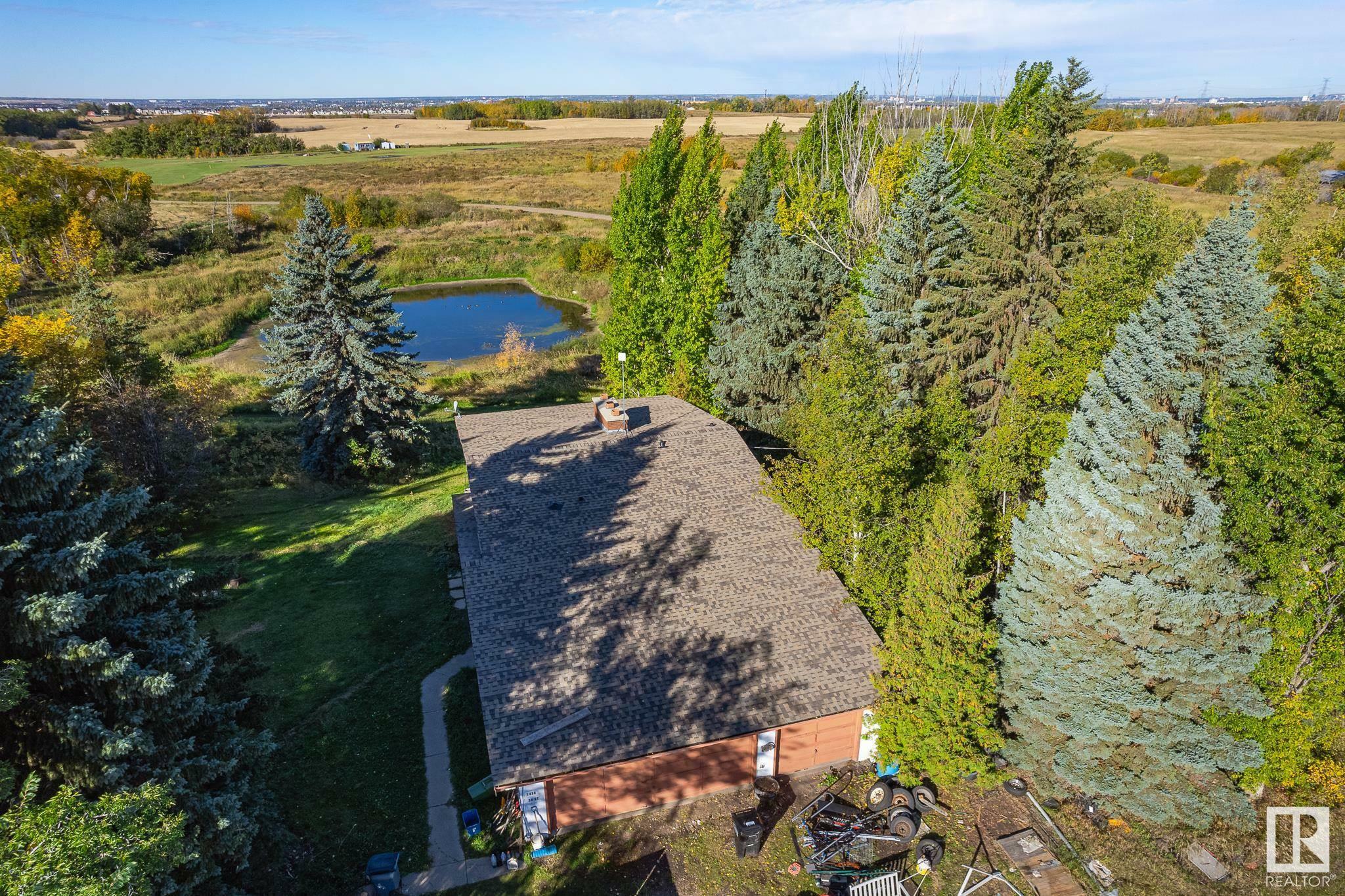 Property Photo:  1450 34 Street SW  AB T6X 1A5 