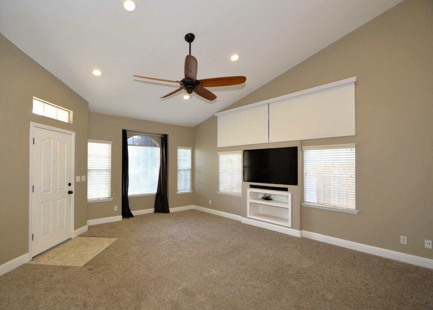 Property Photo:  2856 E Pryor Drive  CA 93720 