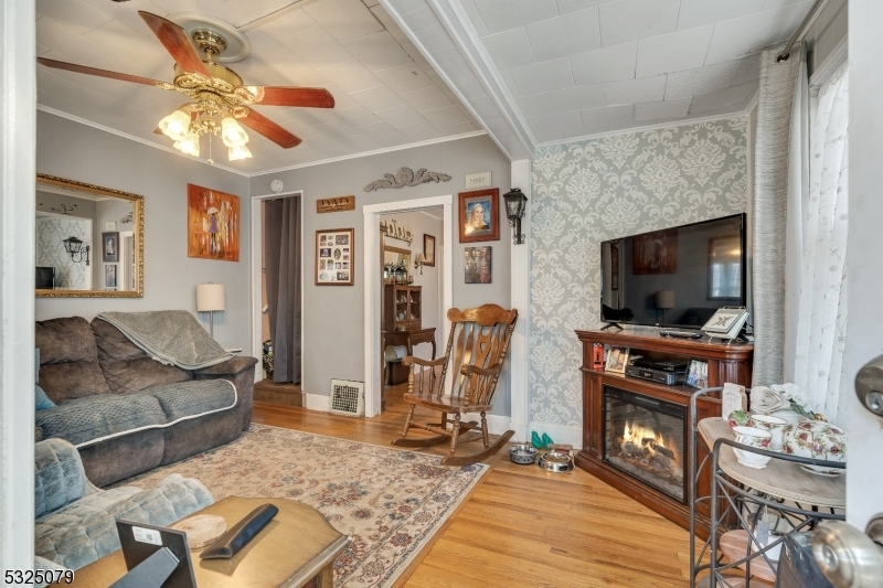 Property Photo:  252 N 9th St  NJ 07033 