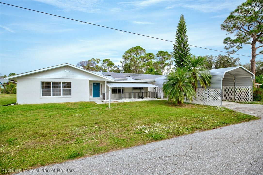 Property Photo:  1408 Indian Drive  FL 33875 