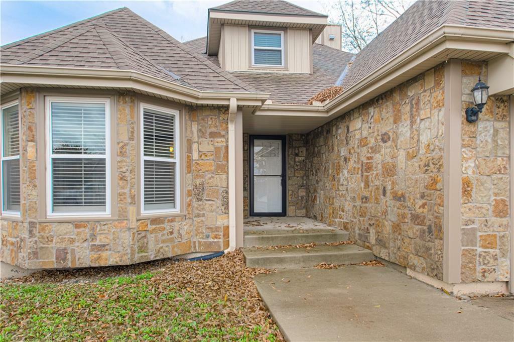 Property Photo:  509 Shawn Crest Lane  MO 64085 