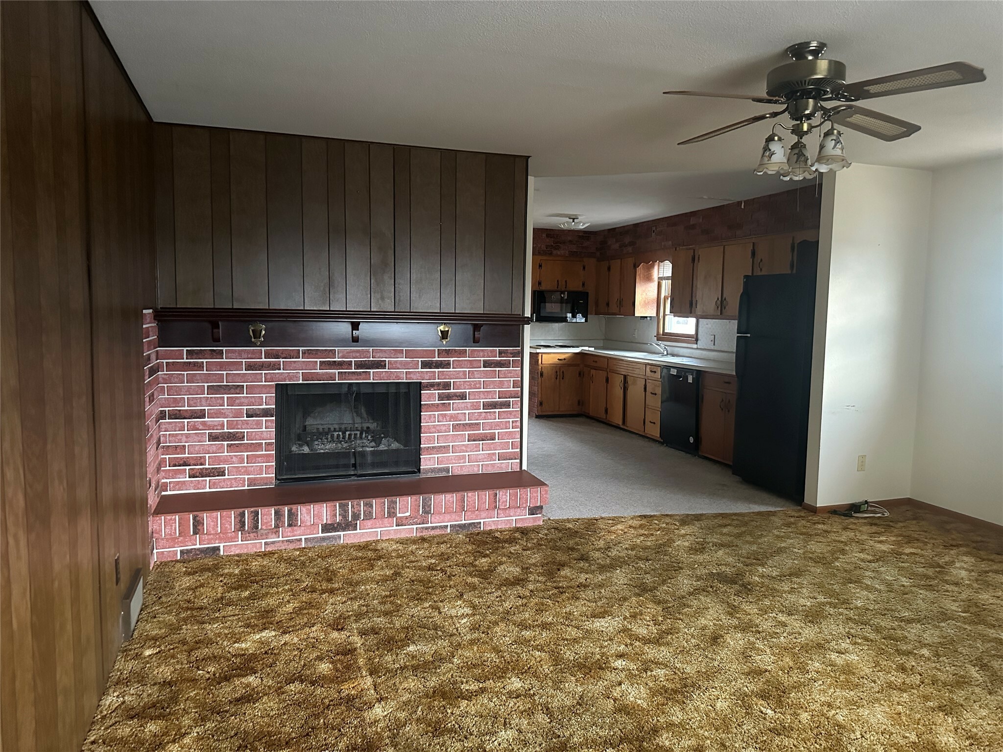 Property Photo:  1109 S 1st Street  IA 50158 