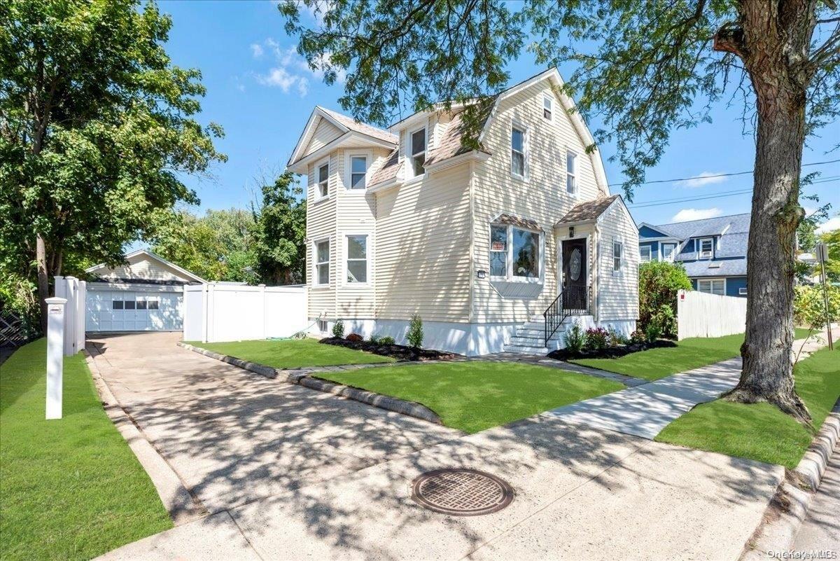 Property Photo:  72 Atlantic Avenue  NY 11520 