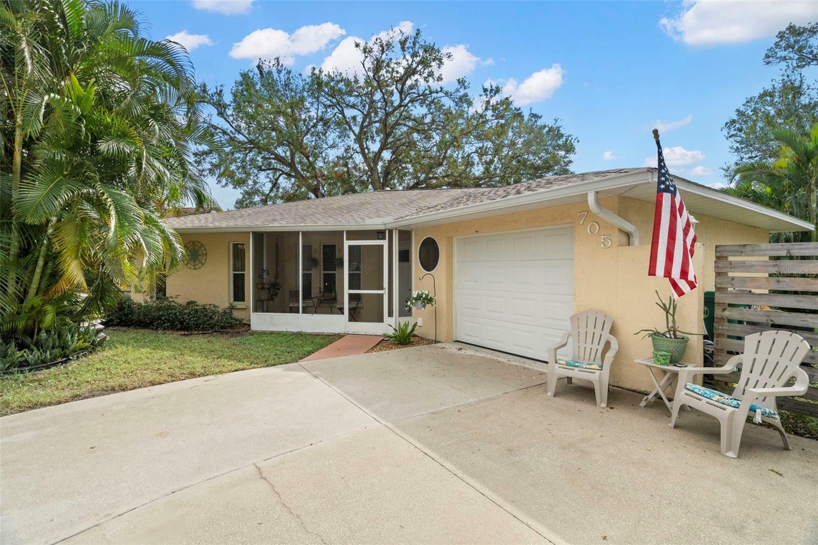 Property Photo:  705 13th Avenue Cir W  FL 34221 