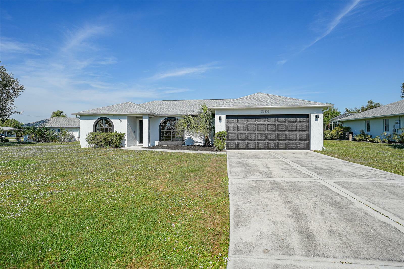 Property Photo: 26308 Guayaquil Drive FL 33983