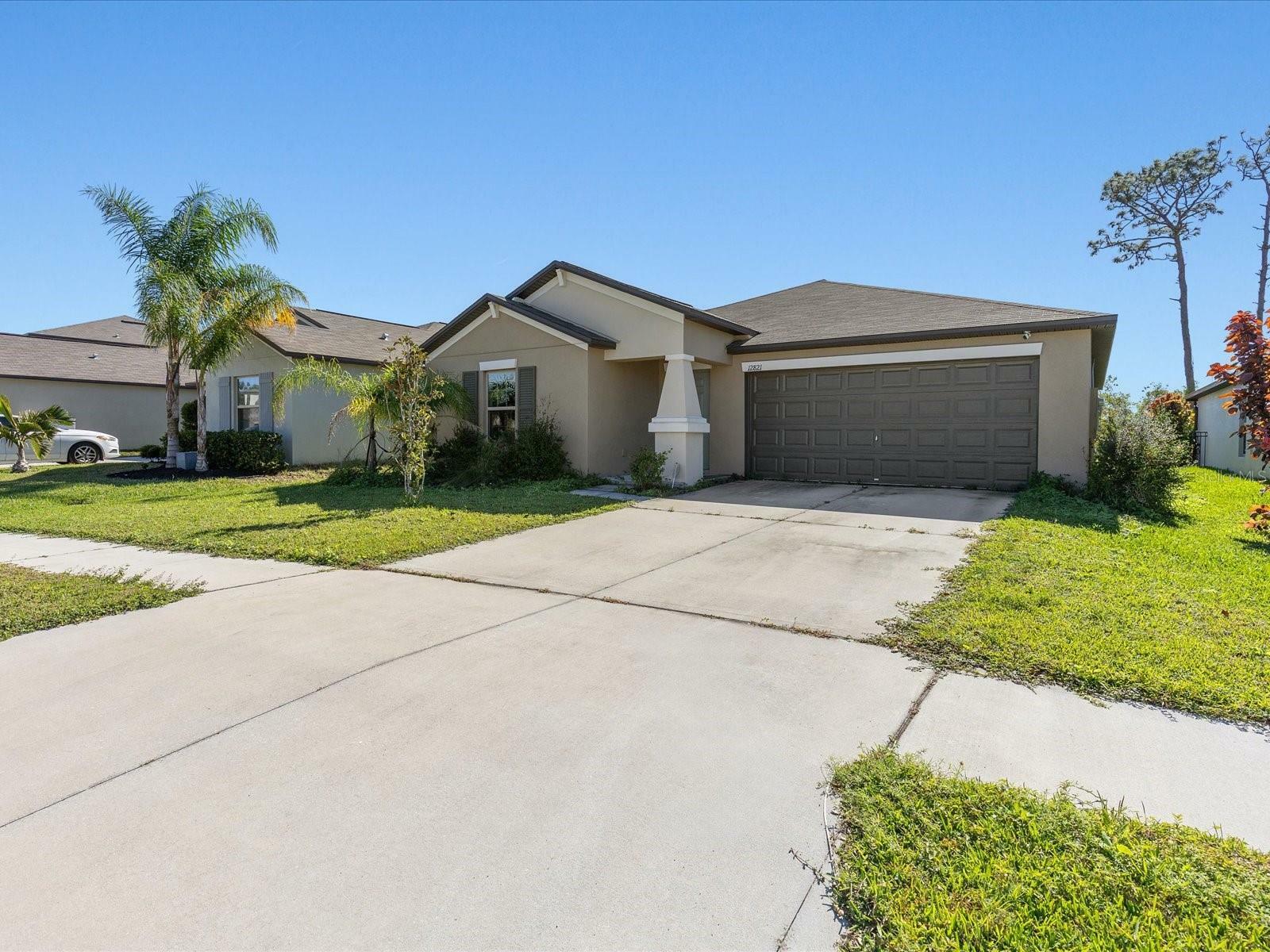 Property Photo:  12821 Wildflower Meadow Drive  FL 33579 