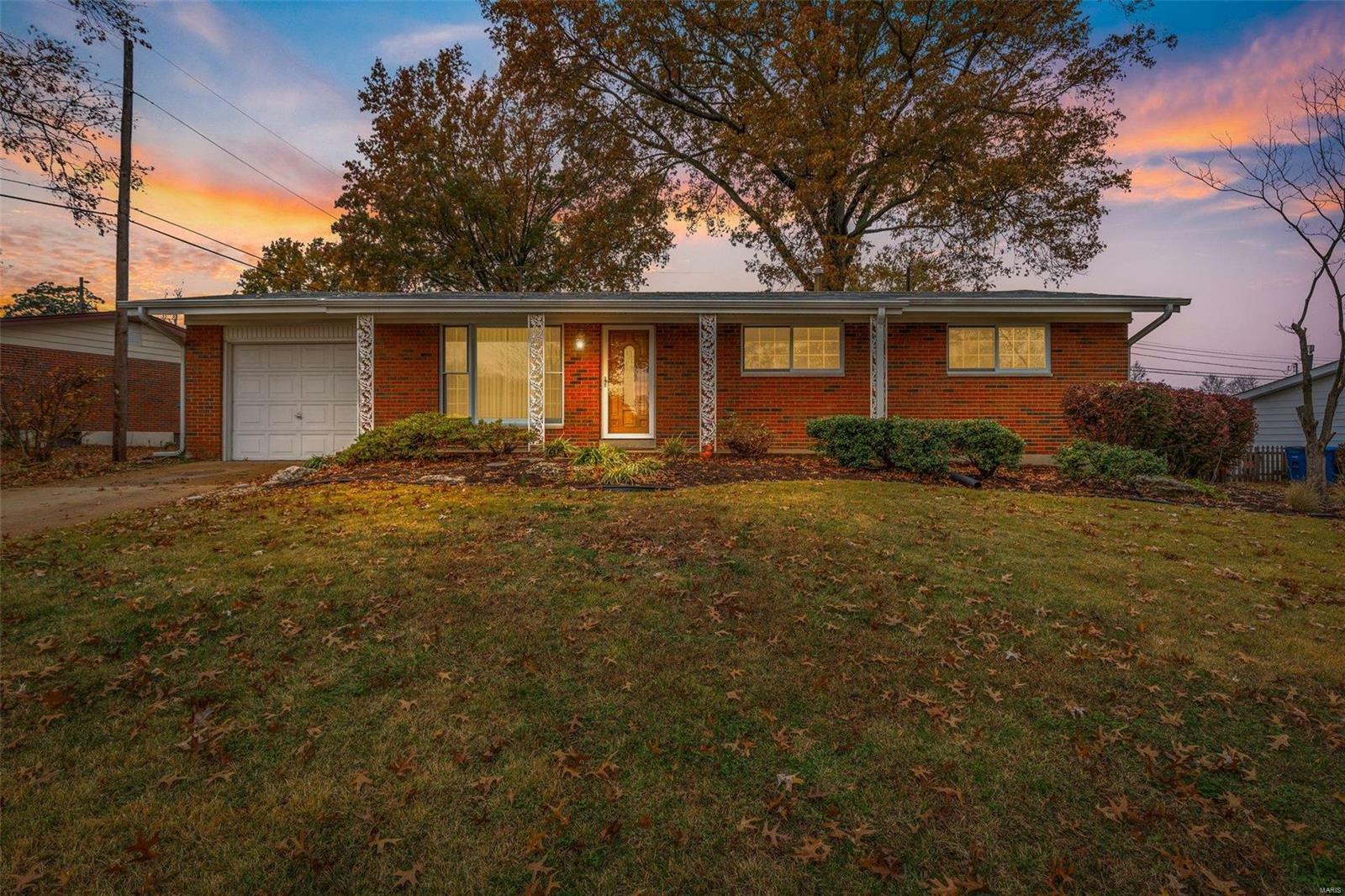 Property Photo:  2811 Woodbury Drive  MO 63125 