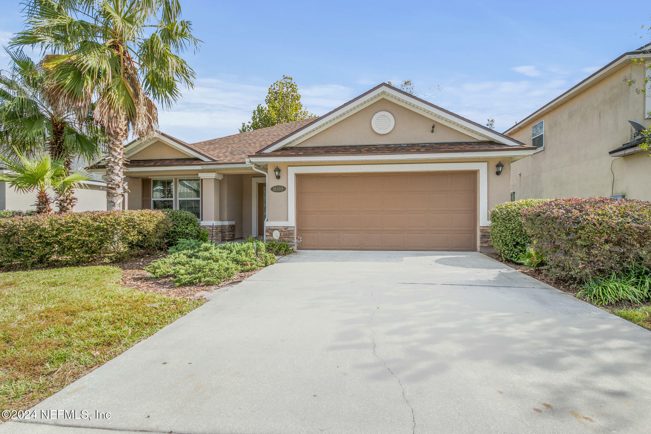 Property Photo:  16169 Dowing Creek Drive  FL 32218 