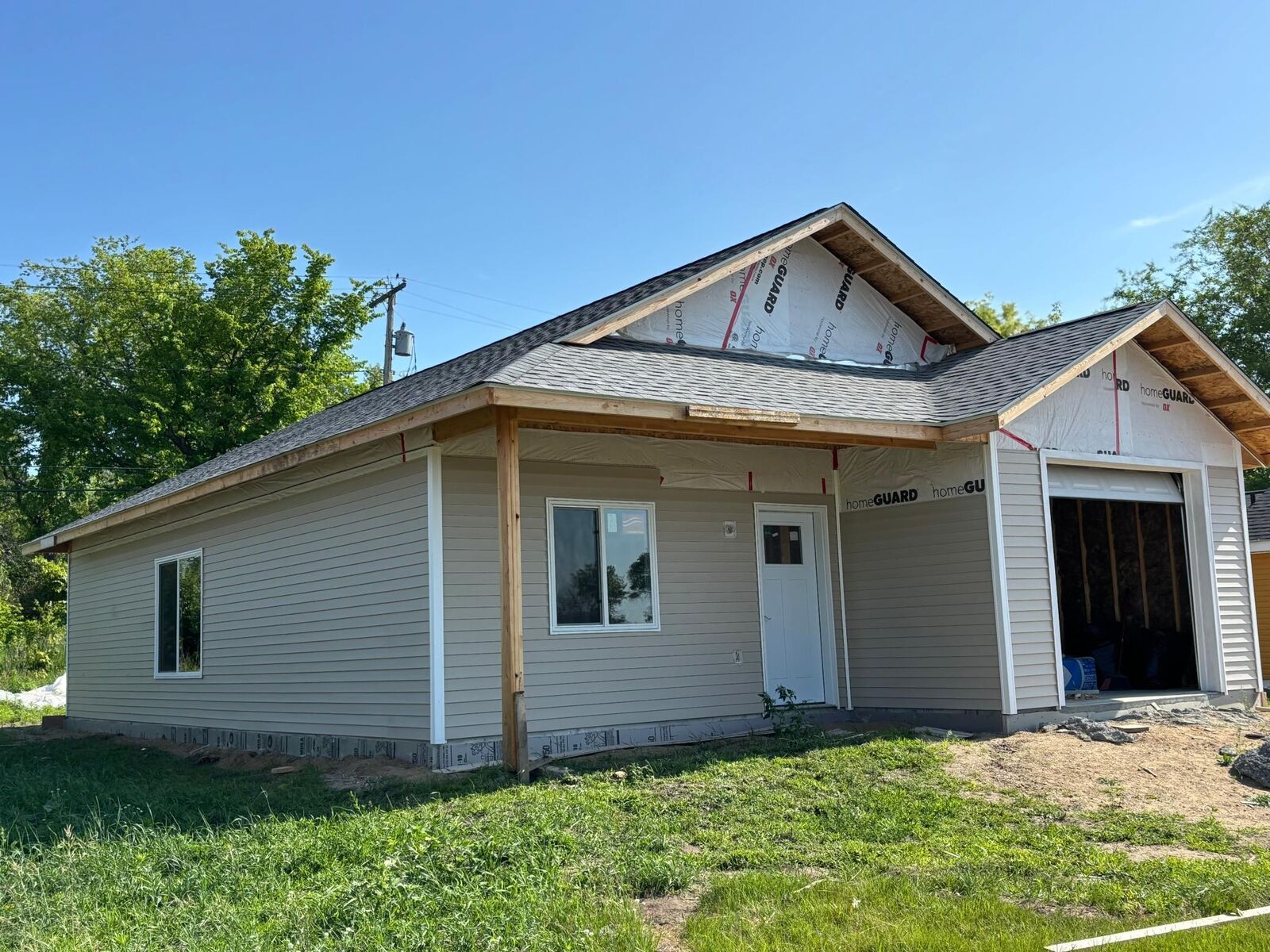 Property Photo:  121 1st St NE  MN 56633 