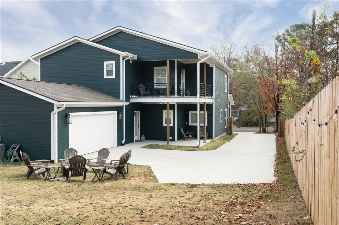 Property Photo: 1433 S Duncan Avenue AR 72701
