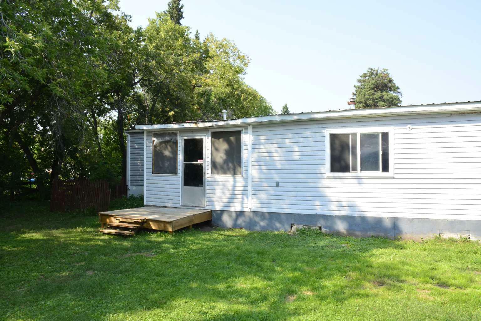 Property Photo:  5022 49 Street  AB T0H 0E0 