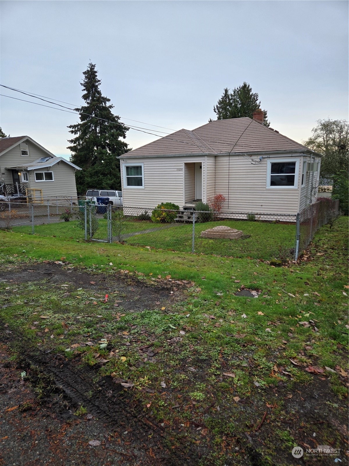 Property Photo:  10034 20th Avenue SW  WA 98146 