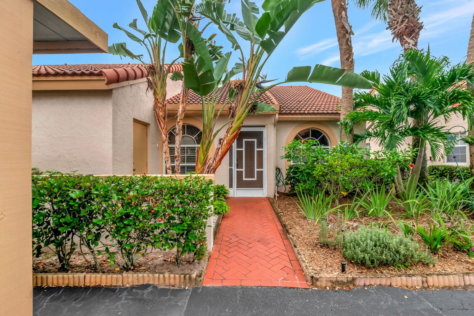 Property Photo: 14406 Via Royale 1 FL 33446