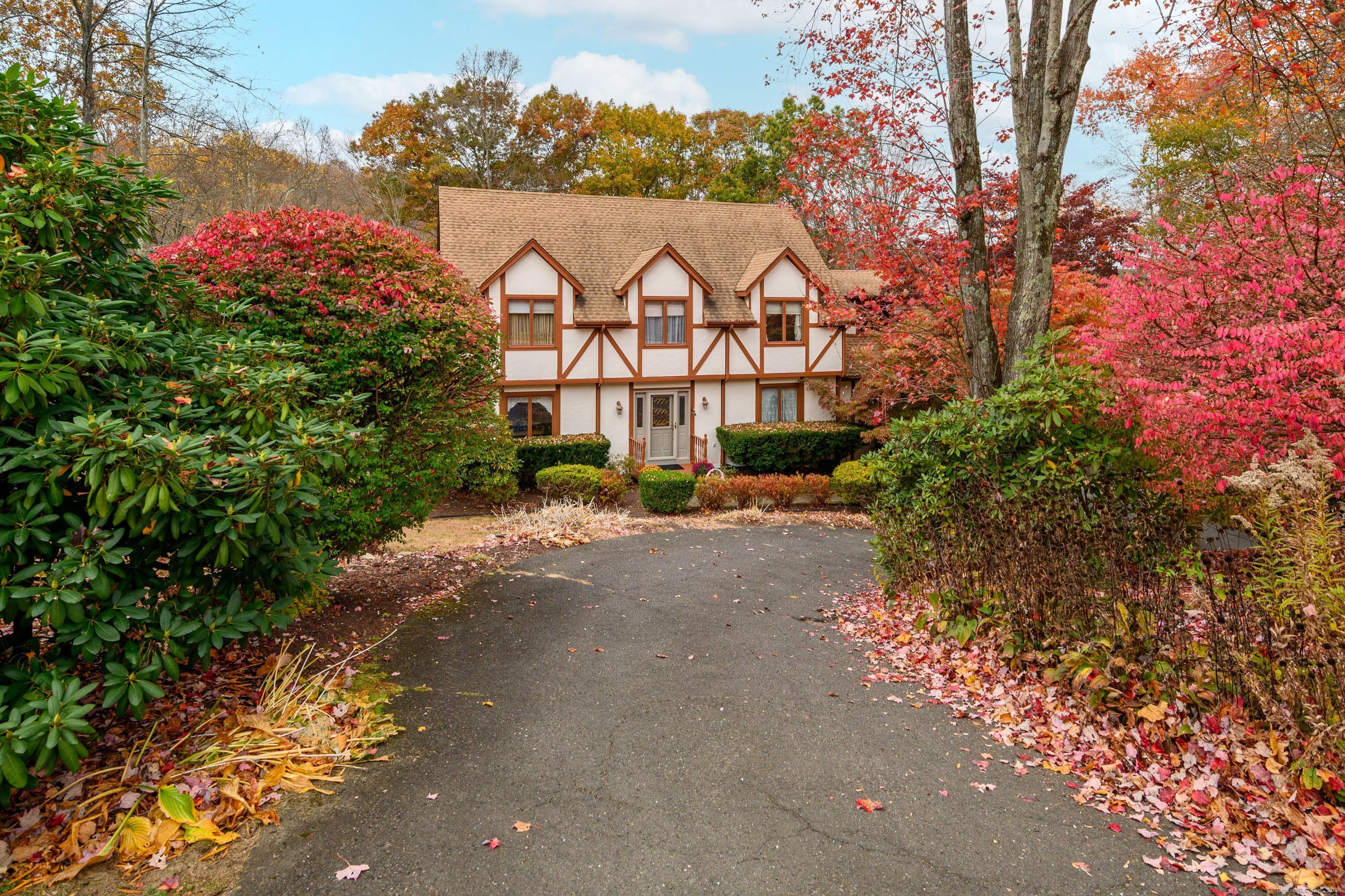 Property Photo:  10 Sleepy Hollow Road  CT 06812 