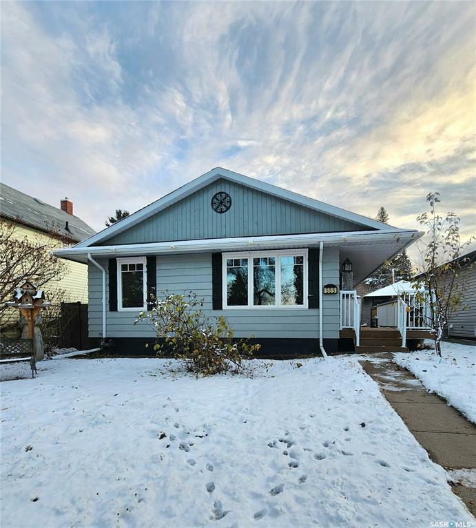 Property Photo:  555 19th Street W  SK S6V 4E2 