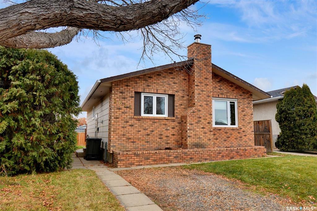 Property Photo:  1614 Bradwell Avenue  SK S7N 2P1 