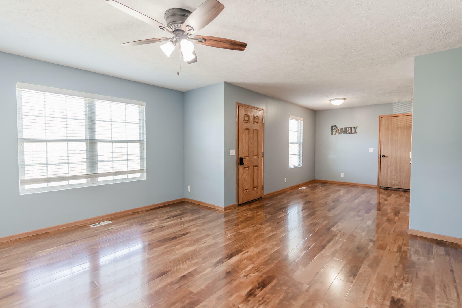 Property Photo:  105 Birch  Street  IA 51534 