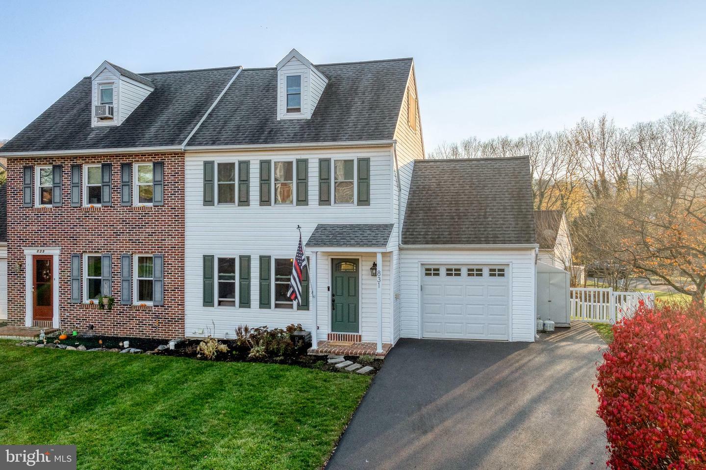 Property Photo:  831 Penny Lane  PA 17552 