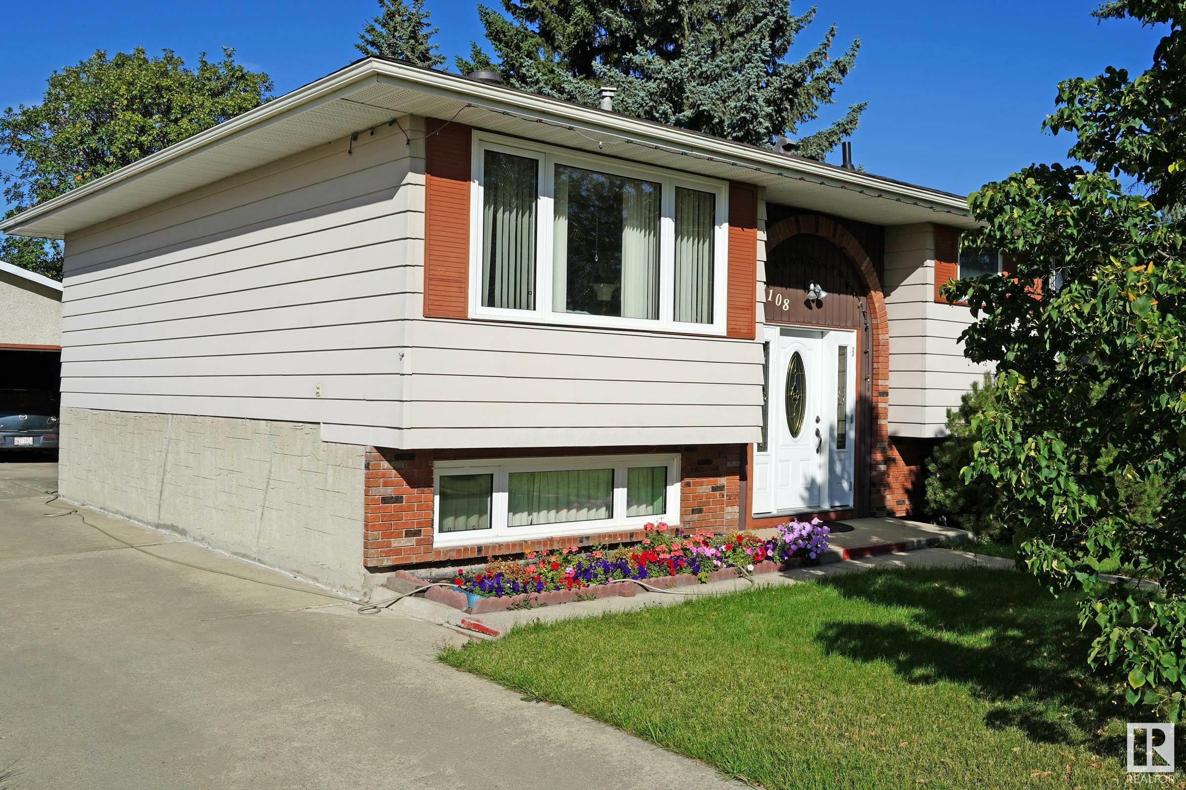 Property Photo:  17108 85 Avenue NW  AB T5T 0K8 